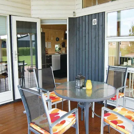 Two-bedroom Holiday In Juelsminde *